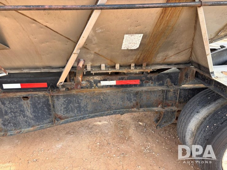 1998-daco-trailer-corp.-dry-tender-trailer-(gp12101,-unit-793)-image-32