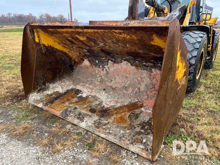 2017-deere-624k-image-18