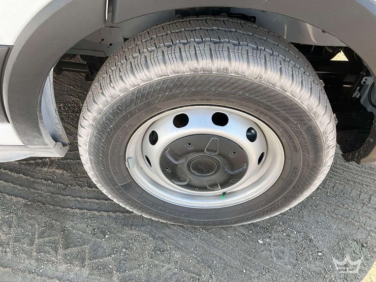 2025-ford-transit-image-25