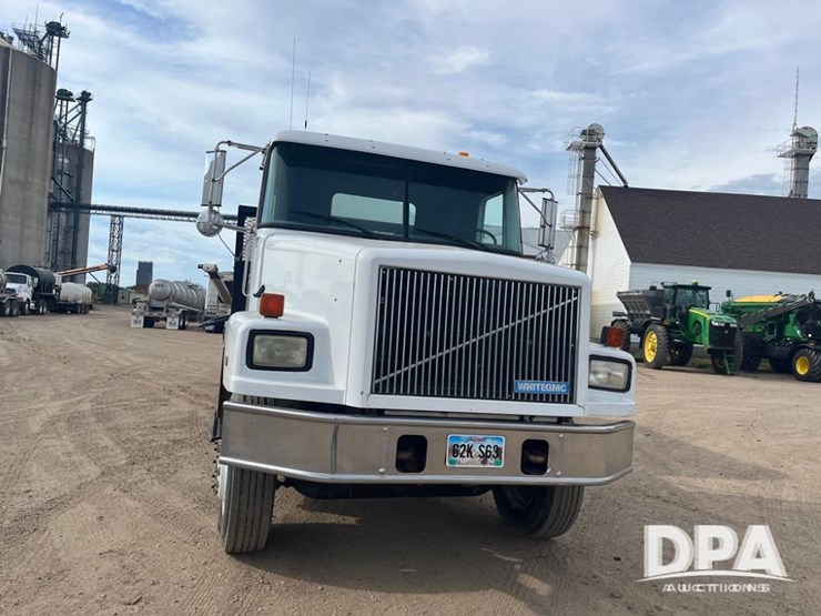 1993-white-gmc-liquid-truck-(dr8592-unit-129952)-image-25