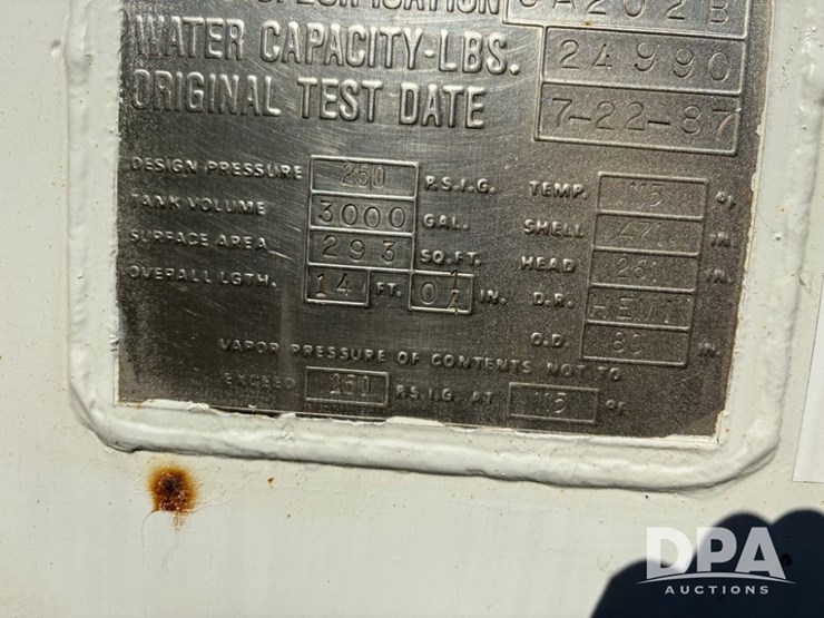 2005-freightliner-business-class-lp-bobtail-truck-(dr12590-unit-6501)-image-36