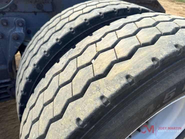 1997-kenworth-day-cab-truck-tractor-image-8