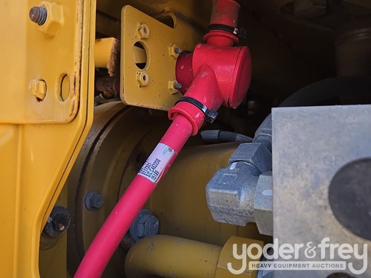 2016-caterpillar-120m2-image-158