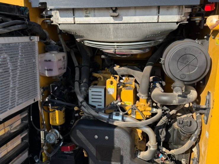 2022-caterpillar-279d3-image-34