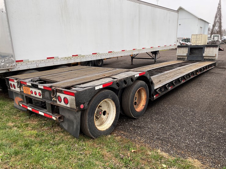 #1056-•-2005-xl60-specialized-38'-lowboy-trailer-(has-wi-title)-image-4