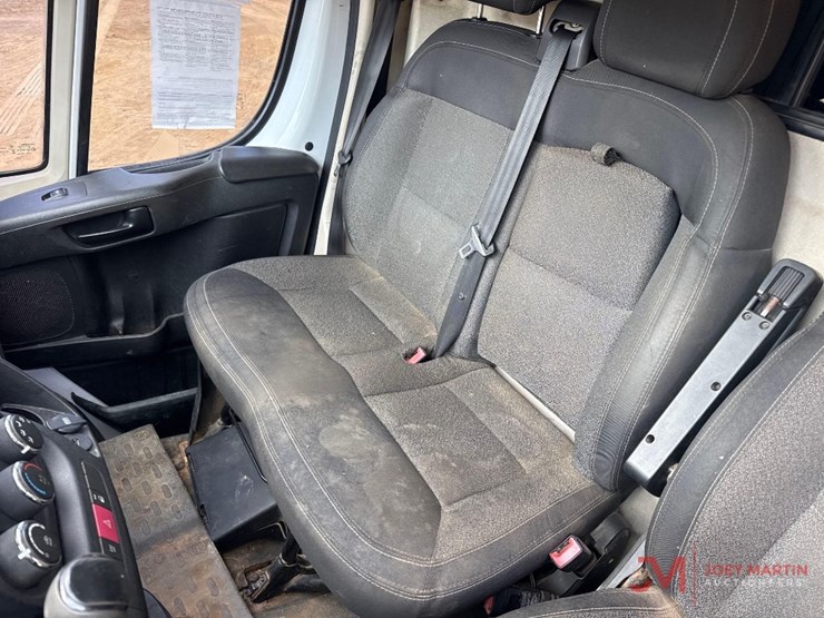 2014-dodge-2500-image-19