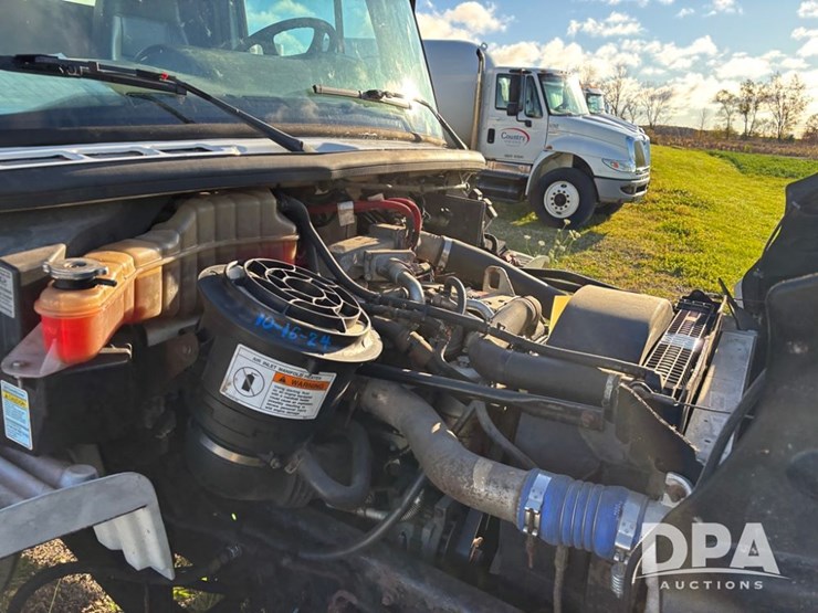 2005-freightliner-business-class-lp-bobtail-truck-(dr12590-unit-6501)-image-29