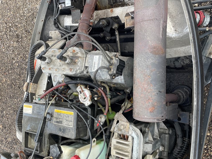 #1091-•-2000-polaris-indy-classic-touring-snowmobile-(has-reg.-card)-image-15