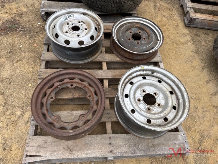 (4)-various-size-automobile-rims-image-1