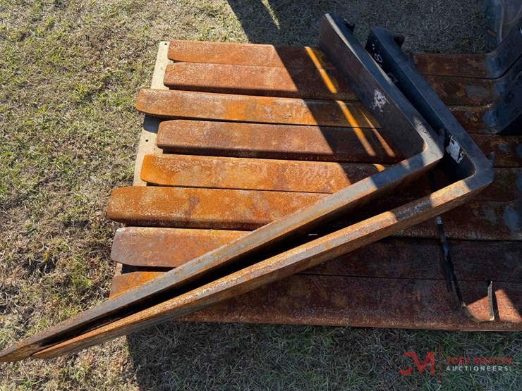 (2)-48"-x-5"-forklift-forks-image-1