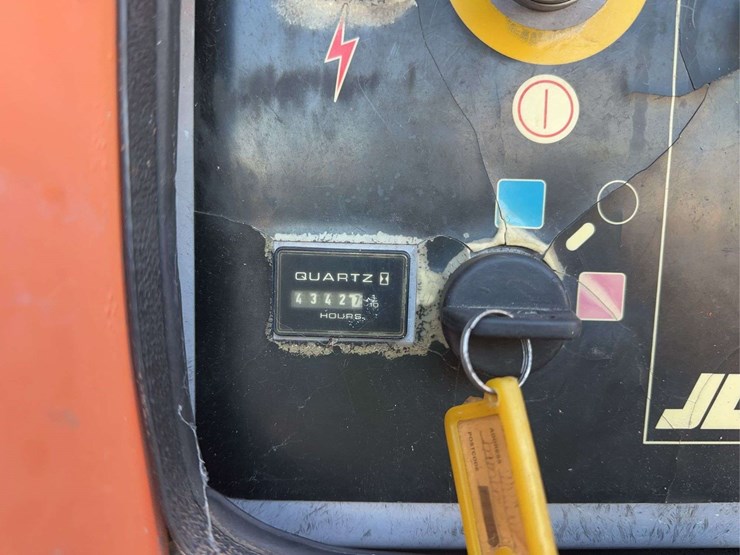 2001-jlg-600s-image-21