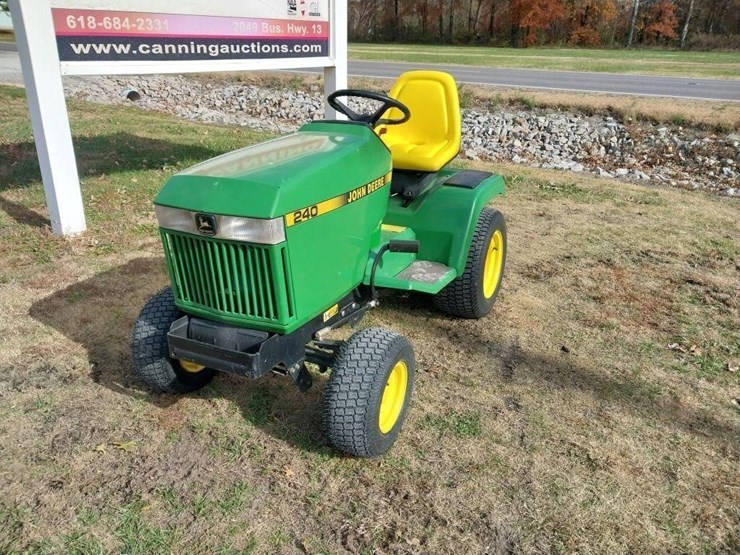 john-deere-240-image-1