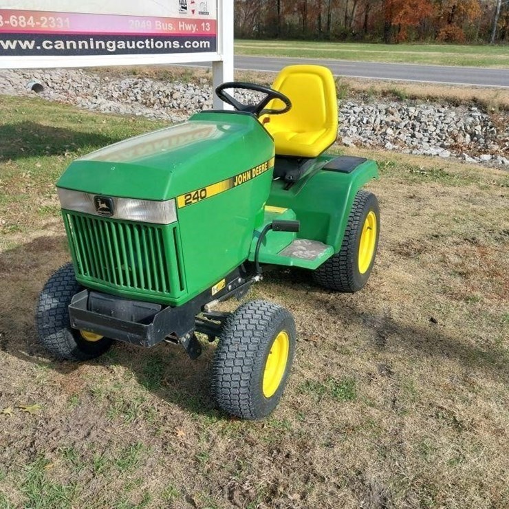 JOHN DEERE 240