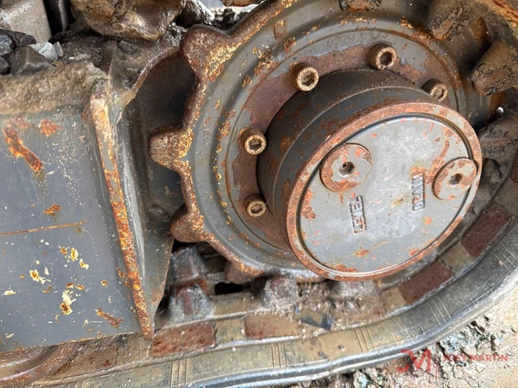 2015-ihi-9vxe-electric-mini-excavator-with-drive-on-rack-image-11