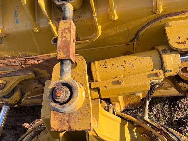 2015-caterpillar-d5k2-lgp-image-6