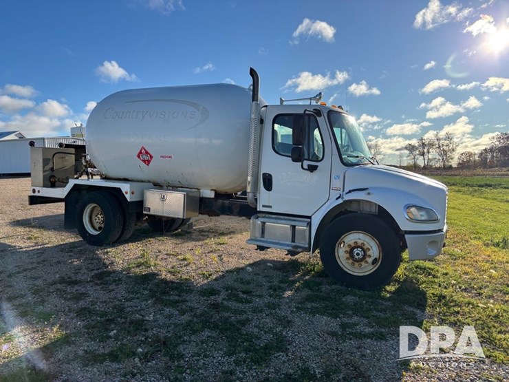 2005-freightliner-business-class-lp-bobtail-truck-(dr12590-unit-6501)-image-16