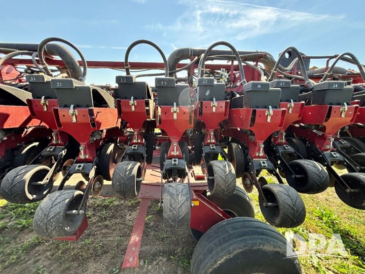 2012-case-ih-1240-image-43