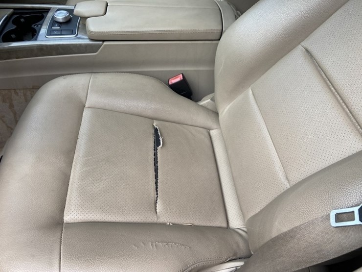 2011-mercedes-benz-e350-awd-sedan-image-21