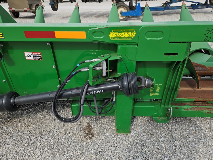 2017-john-deere-608c-image-7