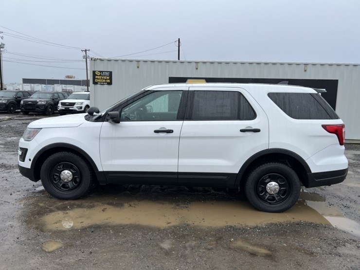 2018-ford-explorer-image-7