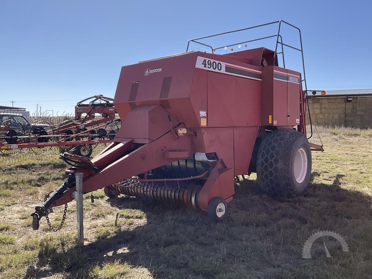 1980-hesston-4900-image-1