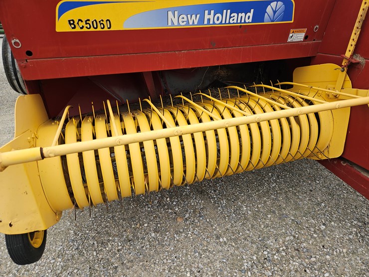 2009-new-holland-bc5060-image-3
