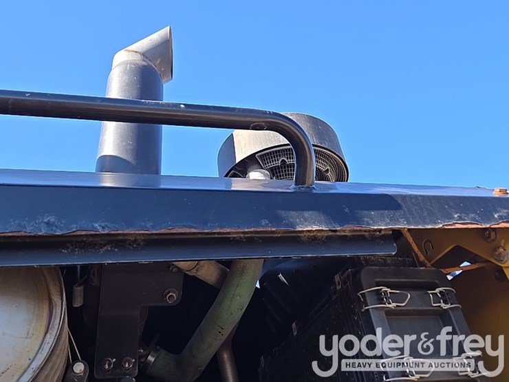 2016-caterpillar-120m2-image-150