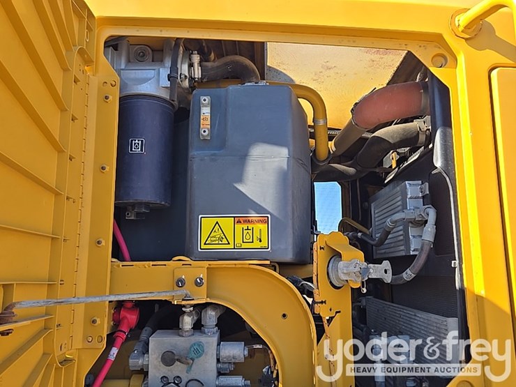 2016-caterpillar-120m2-image-155