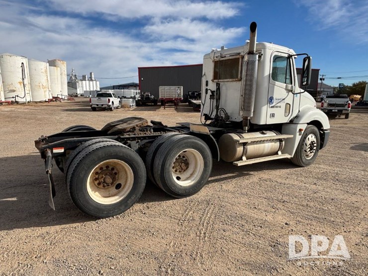2006-freightliner-day-cab-truck-(gp12099,-unit-802)-image-5
