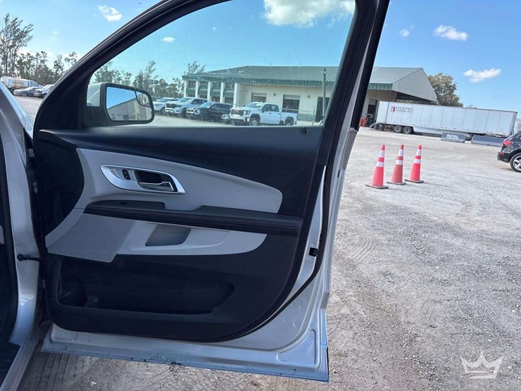 2012-chevrolet-equinox-image-23