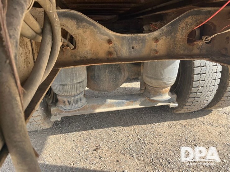 1993-white-gmc-liquid-truck-(dr8592-unit-129952)-image-58