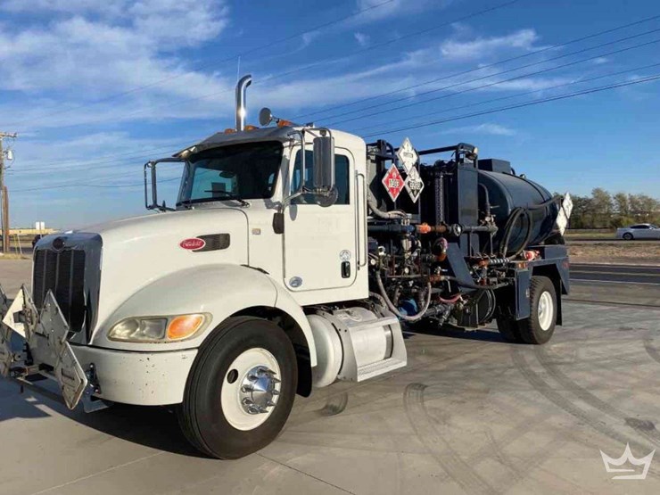 2016-peterbilt-337-image-1