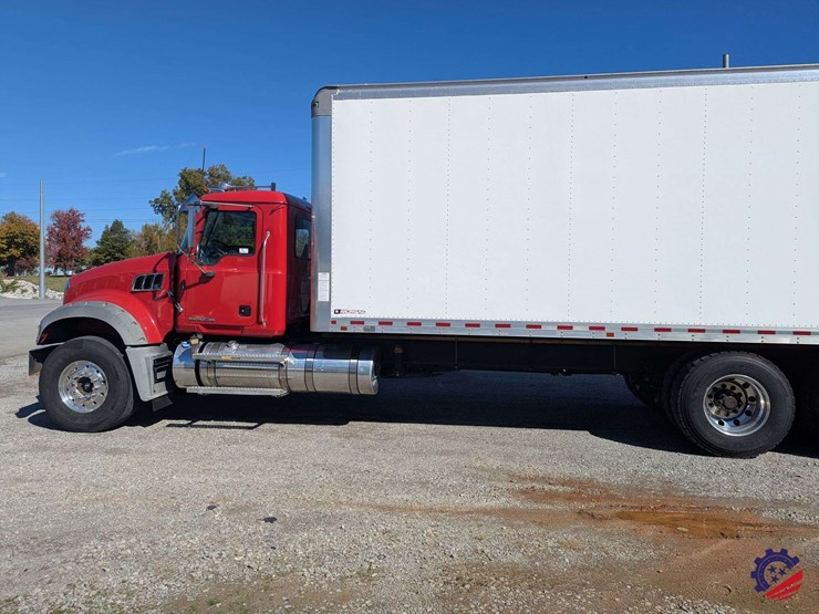 2016-mack-granite-gu713-image-5