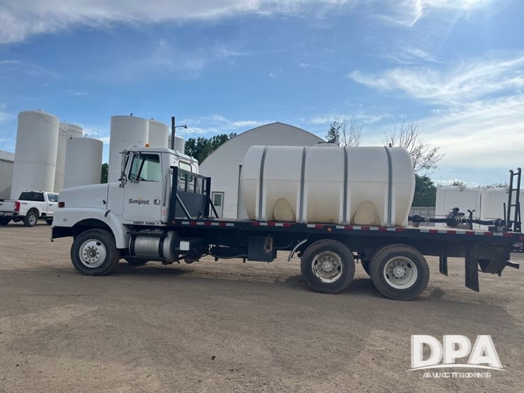 1993-white-gmc-liquid-truck-(dr8592-unit-129952)-image-18