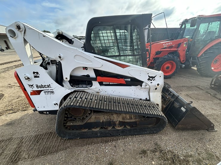 2021-bobcat-t770-image-4