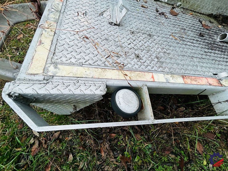 aluminum-7ft-flatbed-truck-body-image-14