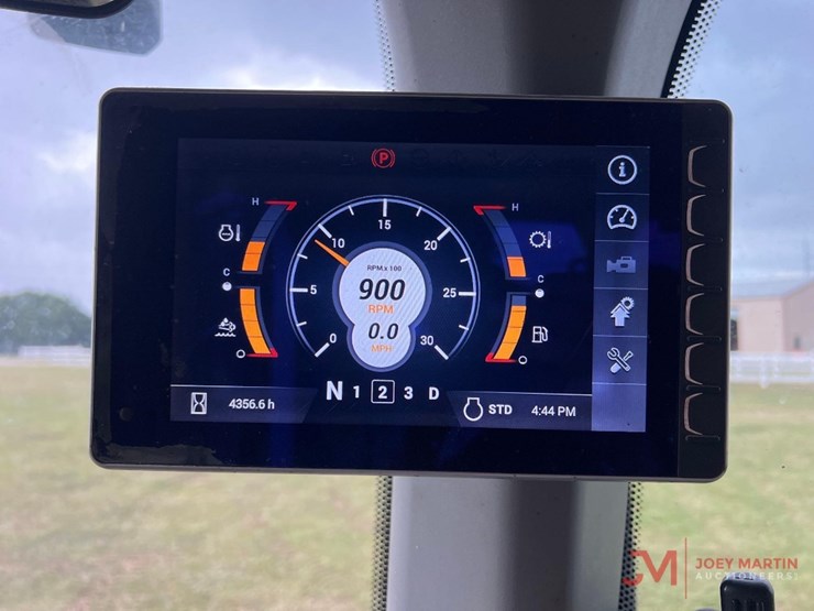 2019-case-621g-image-17