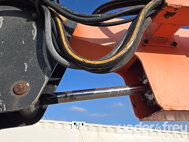 2014-jlg-800aj-image-38