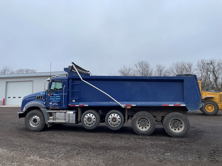 #1059-•-2021-mack-gr104b-quad-axle-dump-truck-(title-in-delay)-image-9