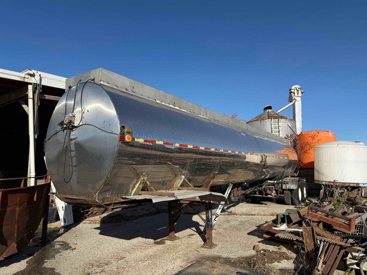 1976-6500-gal-ss-tanker-image-1