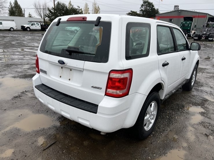 2009-ford-escape-image-4