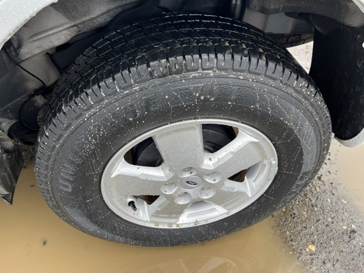 2009-ford-escape-image-17