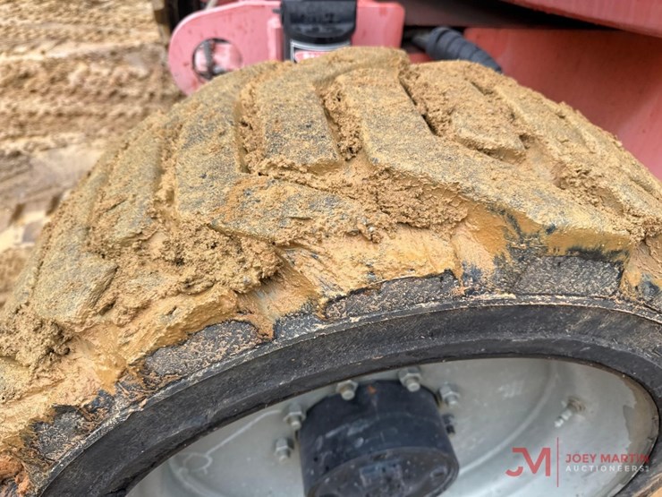 2013-jlg-600aj-image-4