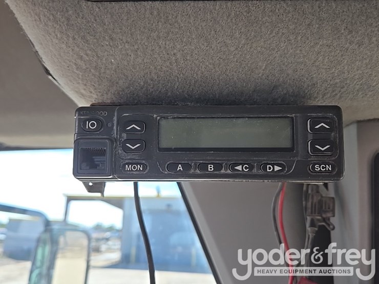 2016-caterpillar-120m2-image-232