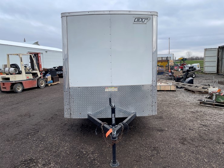 #1089-•-12'-single-axle-enclosed-trailer-(has-wi-title)-image-2