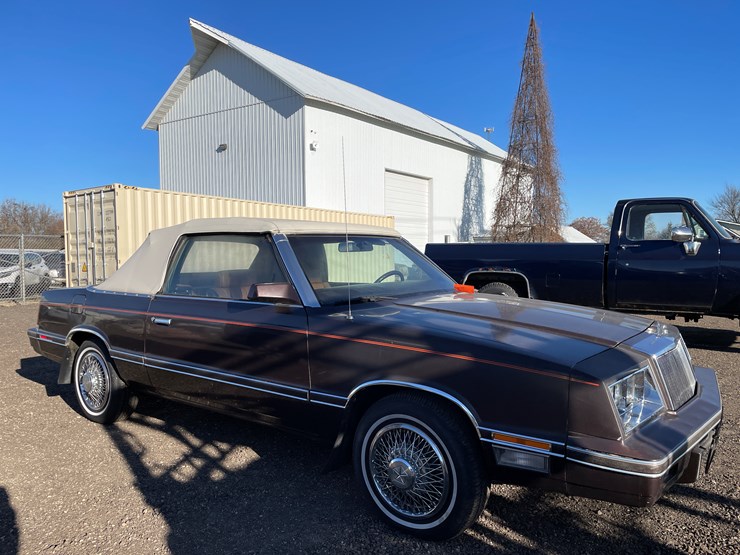 #1075-•-1982-chrysler-lebaron-convertible-(has-wi-title)-image-3