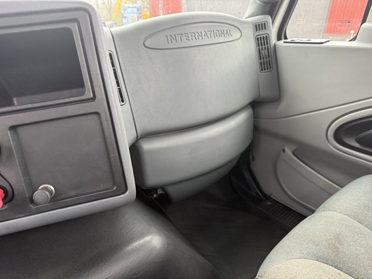 2005-international-8600-image-39