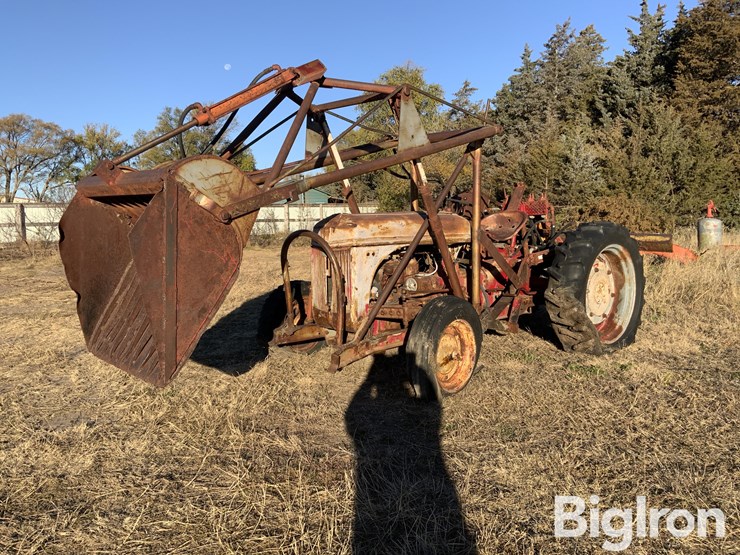 ford-tractor-image-1