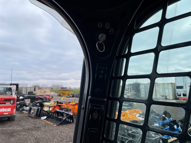 2014-bobcat-s530-image-26