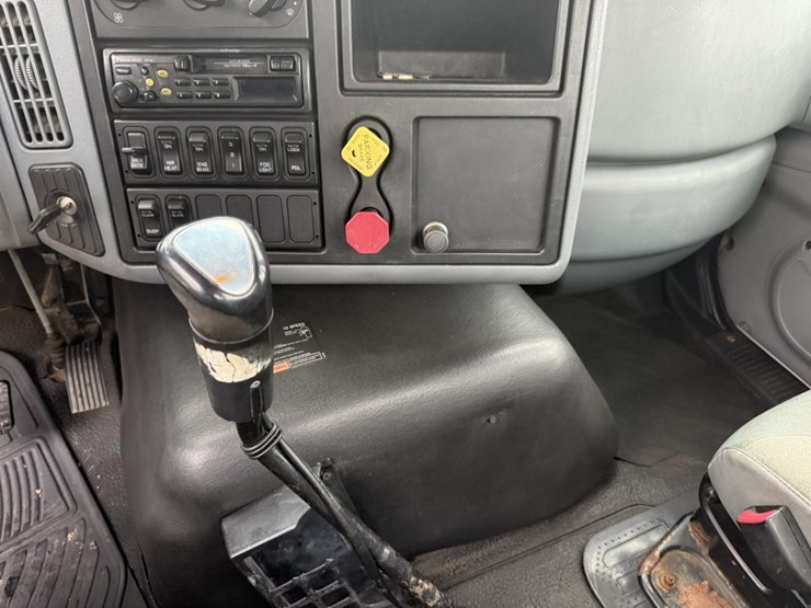 2005-international-8600-image-41